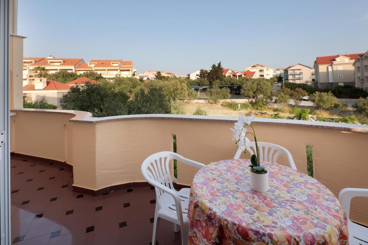 City Pool Apartments Novalja Bagian luar foto