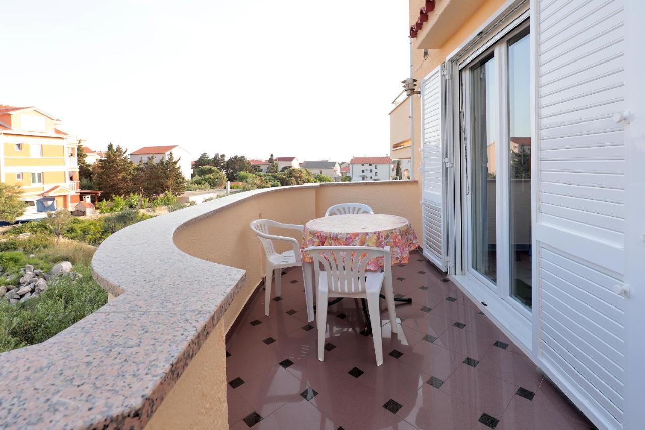 City Pool Apartments Novalja Bagian luar foto