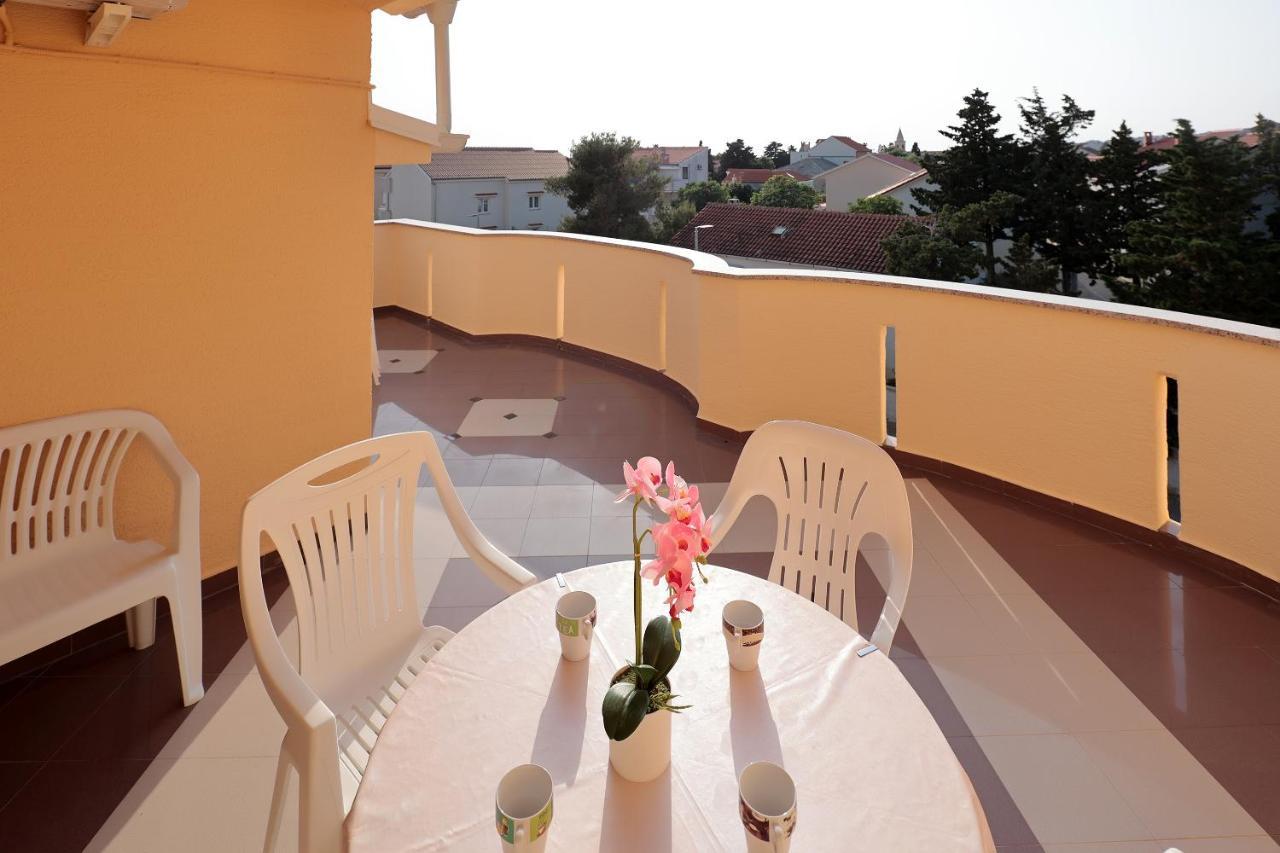 City Pool Apartments Novalja Bagian luar foto