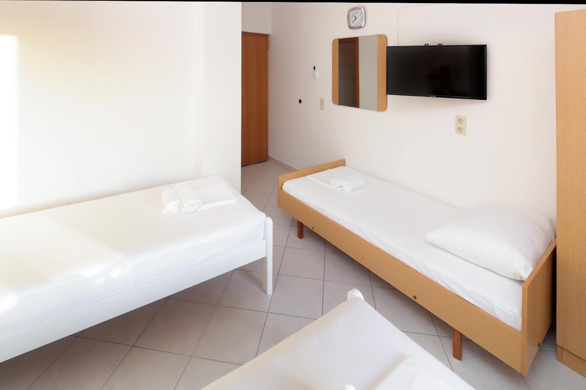City Pool Apartments Novalja Bagian luar foto