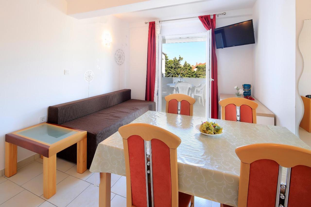 City Pool Apartments Novalja Bagian luar foto